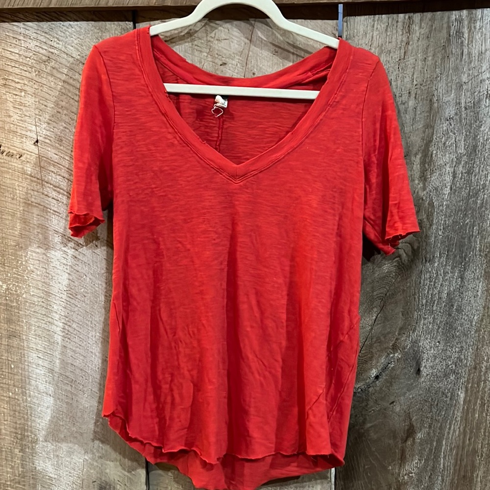 SOLD ❣️Freepeople red v neck Like new ❤️